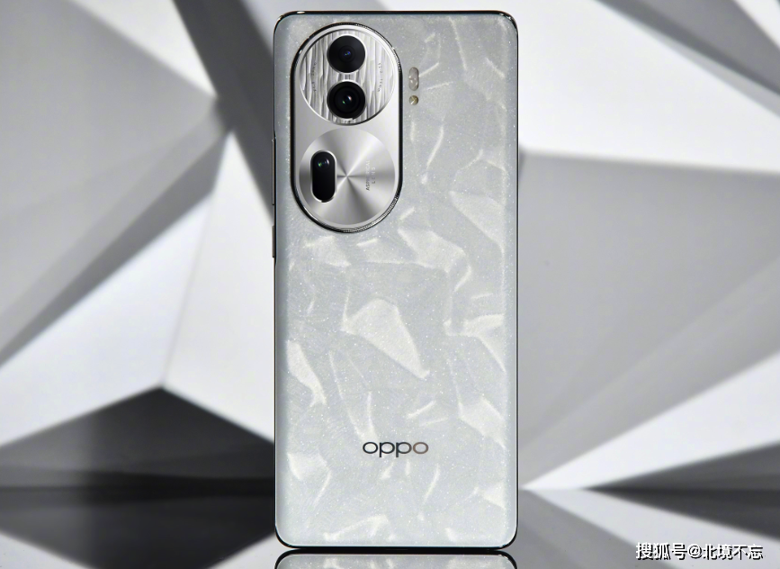 系列定位千元市场,性价比不输红米,opporeno系列定位中端和次旗舰市场