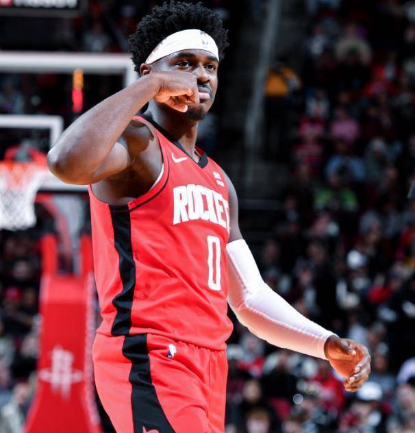 火箭队交易进展!追逐场均6 1射手,4年合同仍有价值的第3中锋_轮换_阿