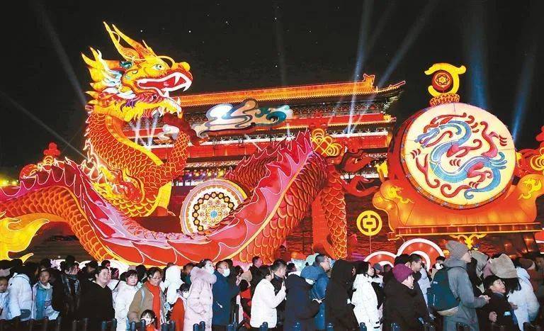 2024年西安城墙新春灯会点亮!