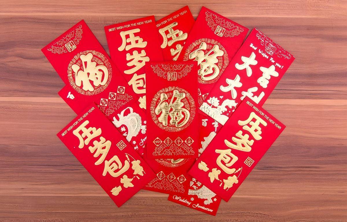 并且,平时没时间来往的亲戚朋友,在这个时候也能互相走动,共迎新年.