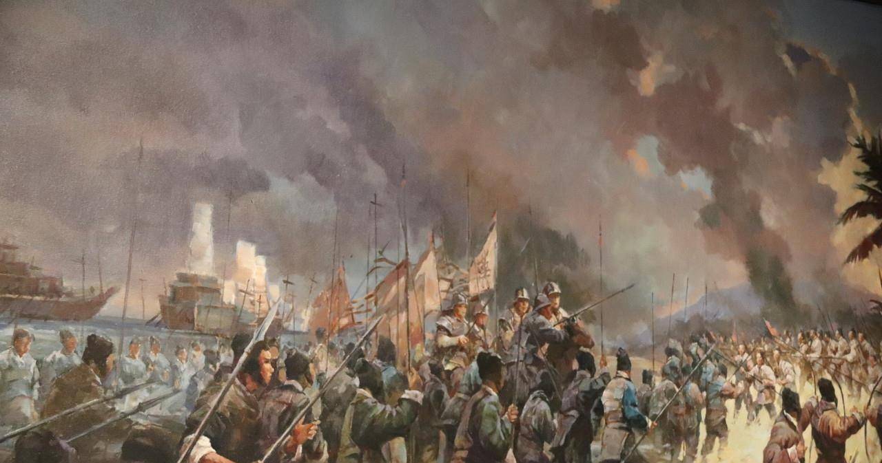 镇南关,踞大青山,金鸡山隘口.与西北的平而关,水口关合称"南天三关".