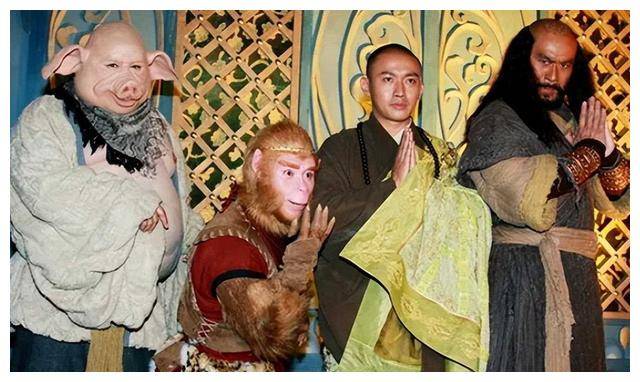 在角色形象上,86版以六小龄童饰演的孙悟空,马德华饰演的猪八戒等