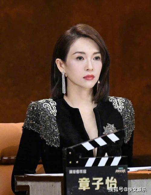 45岁章子怡离婚后罕见现身!