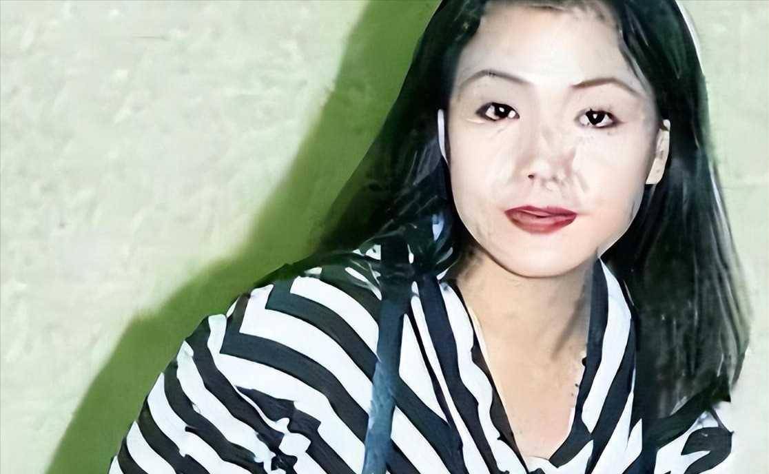 原来她早已去世,抢救11天难敌病魔,91岁老母亲坐轮椅为其送_孟庭丽