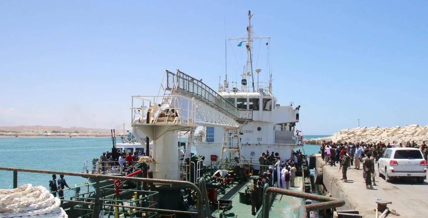 确实拿不出钱,中国便接受了这个方案,在索马里渔场入驻了中国渔船