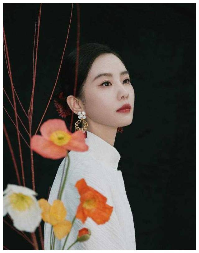 刘诗诗最新美图登场,官宣新代言!呼之欲出,靓丽可人!