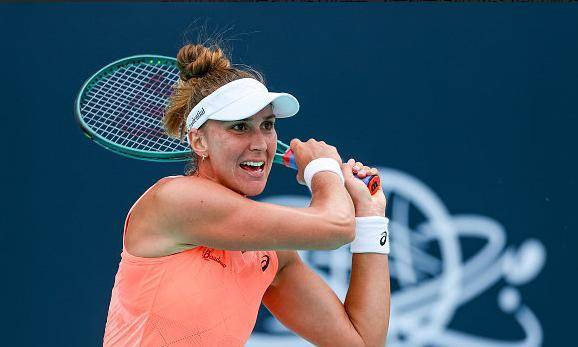 贾巴尔0-2爆冷出局,莱巴金娜2-0双杀对手,克雷吉茨0-2