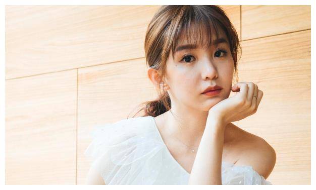 郭书瑶靠身材走红,勇敢曝光男友肉体出轨_社会_观念