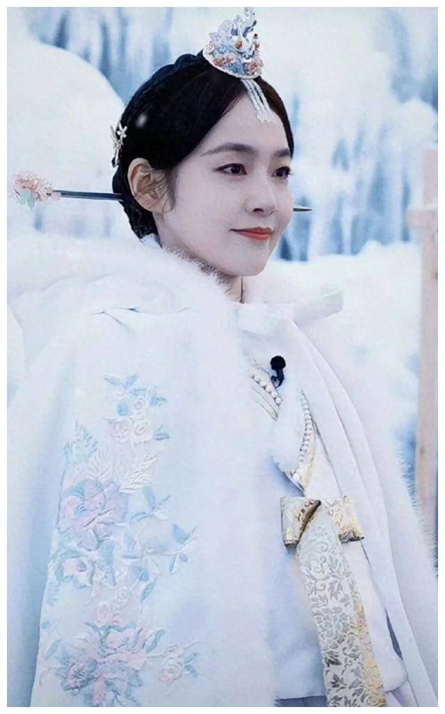 朝鲜族服装的裁剪图片图片