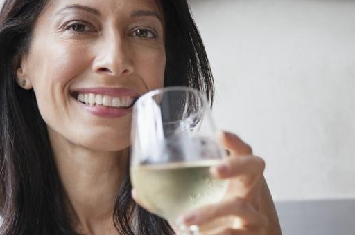 女性身体出现7个不适,可能快绝经了,要好好调整!_妇女