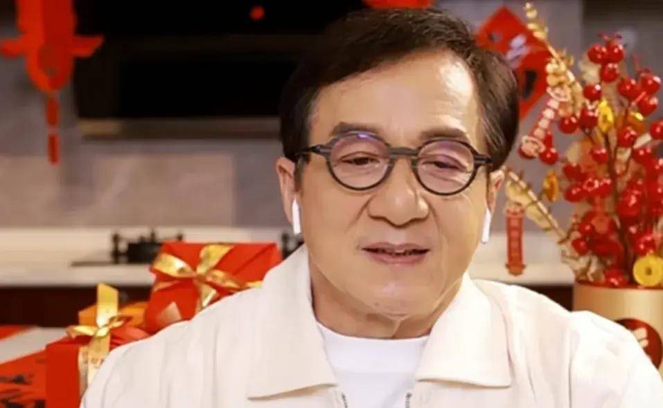 四大巨星现状:李连杰迟暮,星爷拍短剧,成龙彩排,刘德华小伙子_大哥