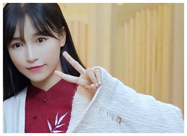 李子柒消失700天,现身官宣新身份!近照曝光,震撼回归!