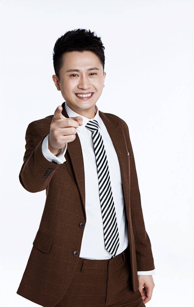 杨帆:抵达沈阳为分会场春晚做准备,老同事张蕾第一时间道贺_友情_职场