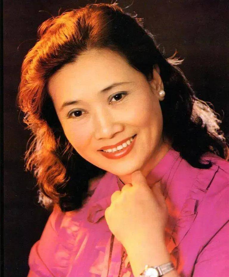 歌唱家朱逢博:声如夜莺,爱如潮水,守着丈夫骨灰生活14年_李谷一_人们