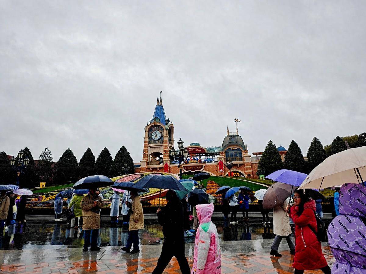 有你更酷,iqoo12手机摄影全天候记录上海迪士尼度假区的独特