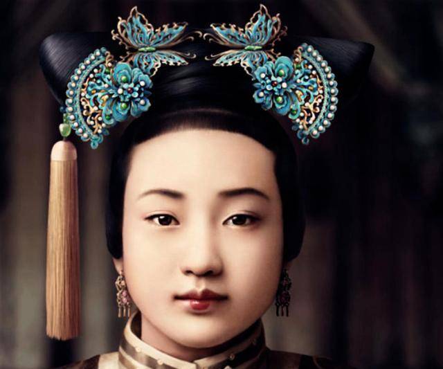 瑾妃开除了溥仪的太医,溥仪气得大吼:整个皇宫,到底是听谁的?