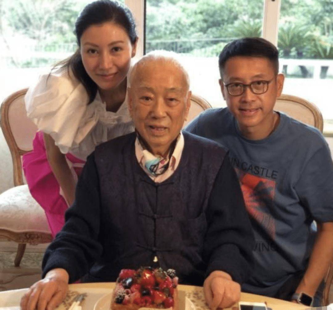 林丽颖:作为李嘉欣侄儿媳妇的她,凭什么在名媛圈风