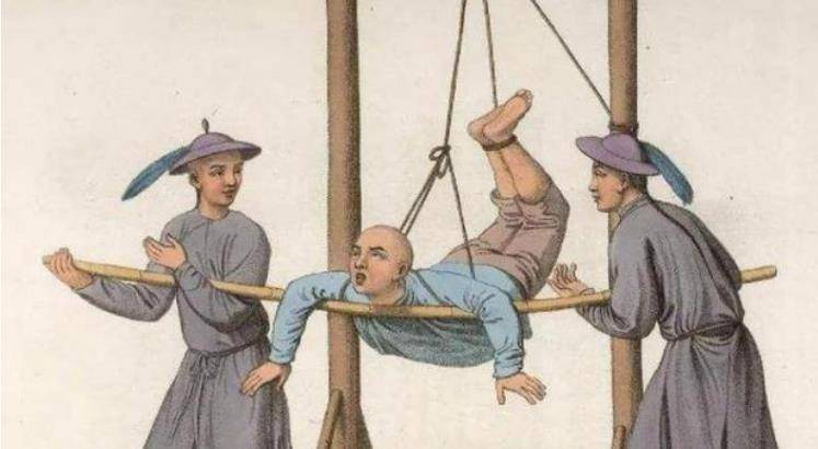 在秦朝还有一种特有的刑罚叫作耐刑,在实施时会将犯人除了头发以外的