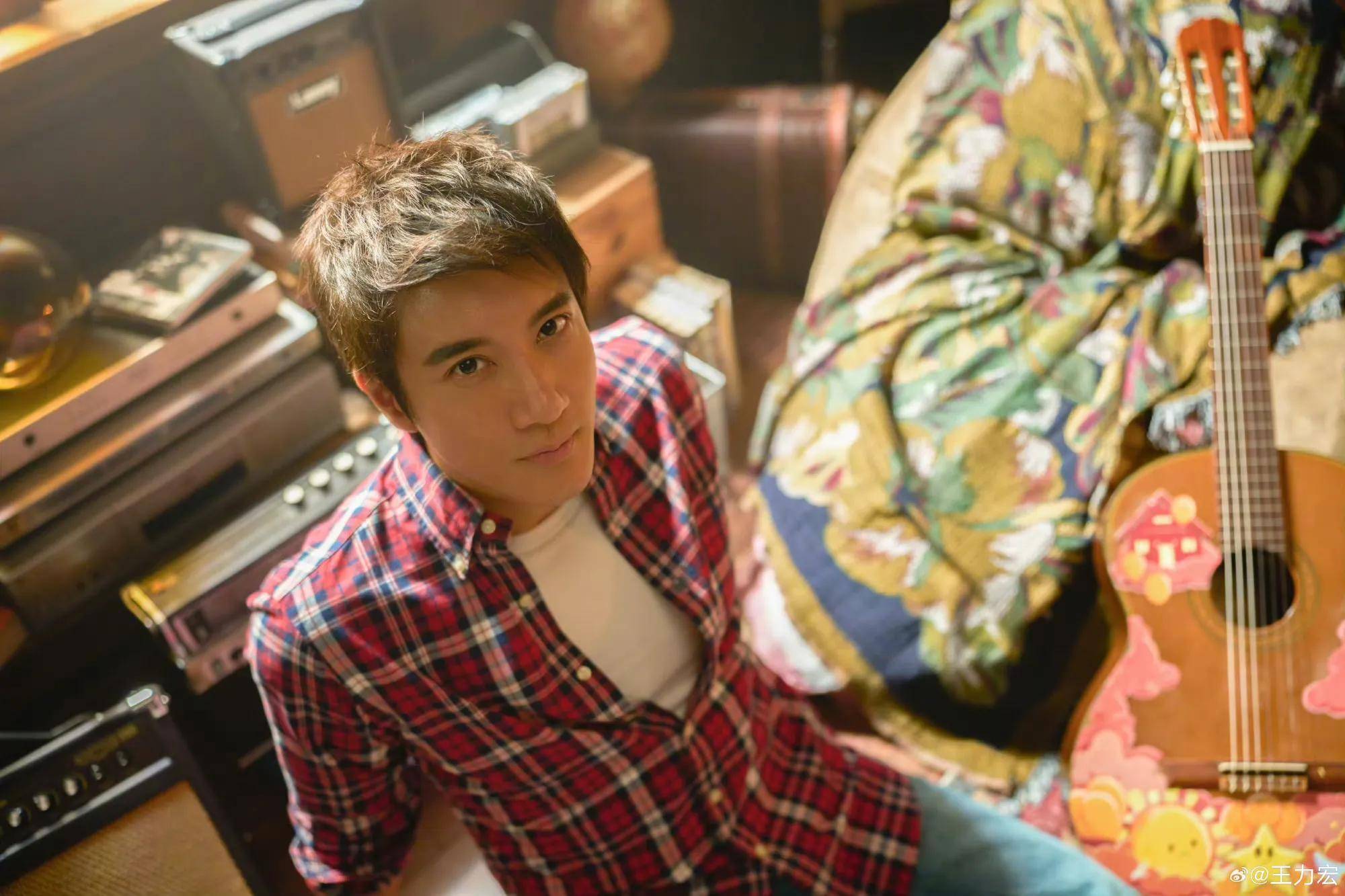 彭于晏抢李冰冰座位,爽子承认整容,王力宏装病_活动_斯琴高娃_袁立