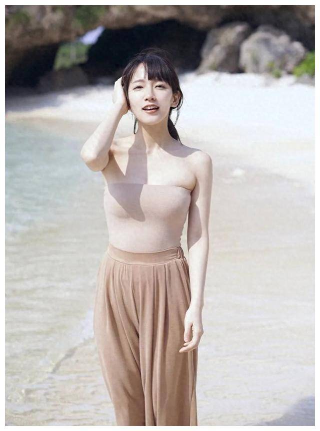 吉冈里帆:纯情与妩媚的双重诱惑,让人目不转睛!_魅力_成为了_气质