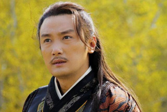 他曾是电视帅气男主播,转型当演员搭档孙俪走红,还获得了影帝_巩峥