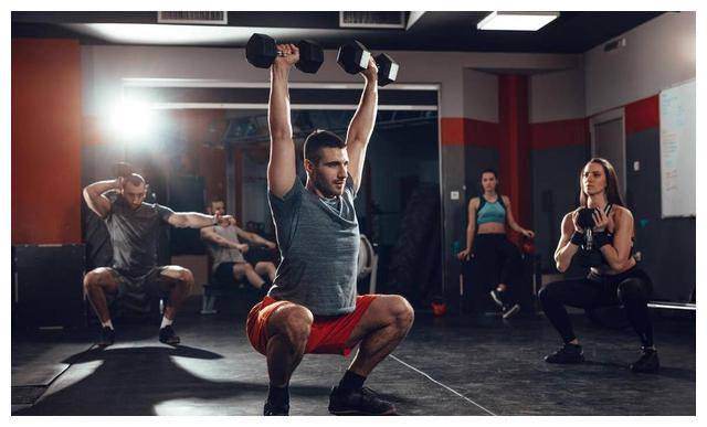 爱健身的人的优点:好身材,强健体魄,积极主动_锻炼__