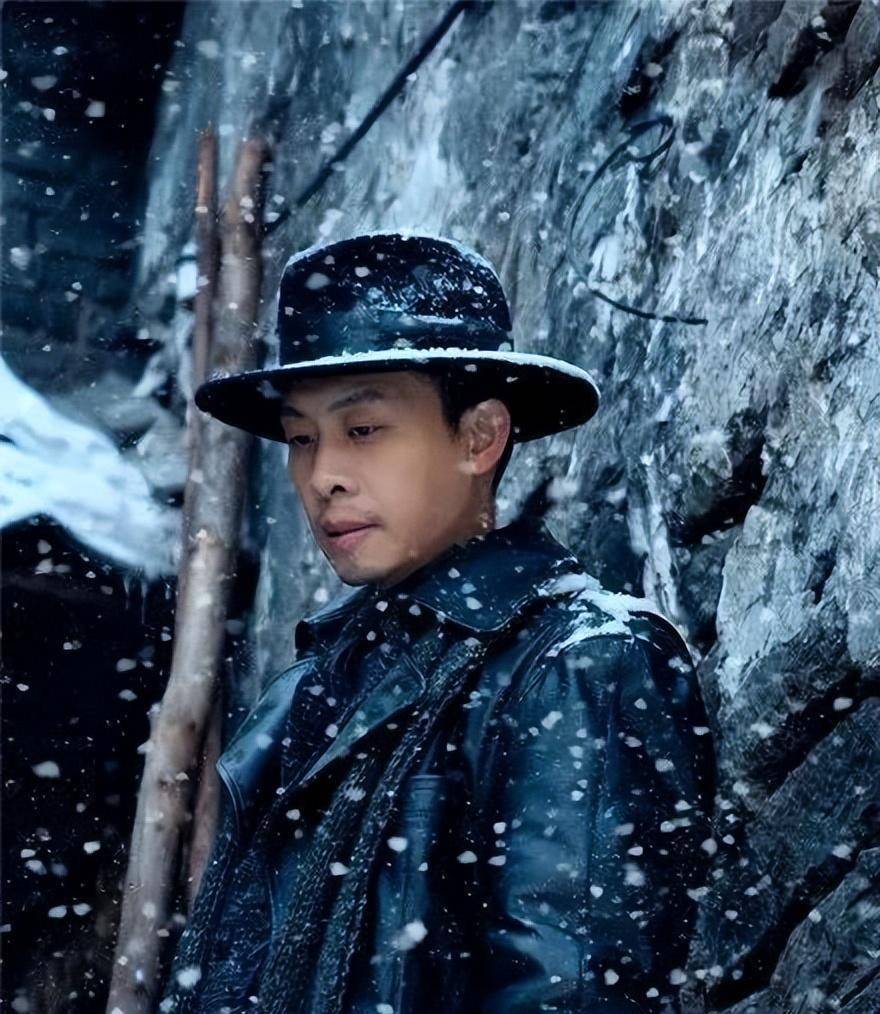 张译作为《悬崖之上》的一部分,再次展示了他的影帝级别的演技.