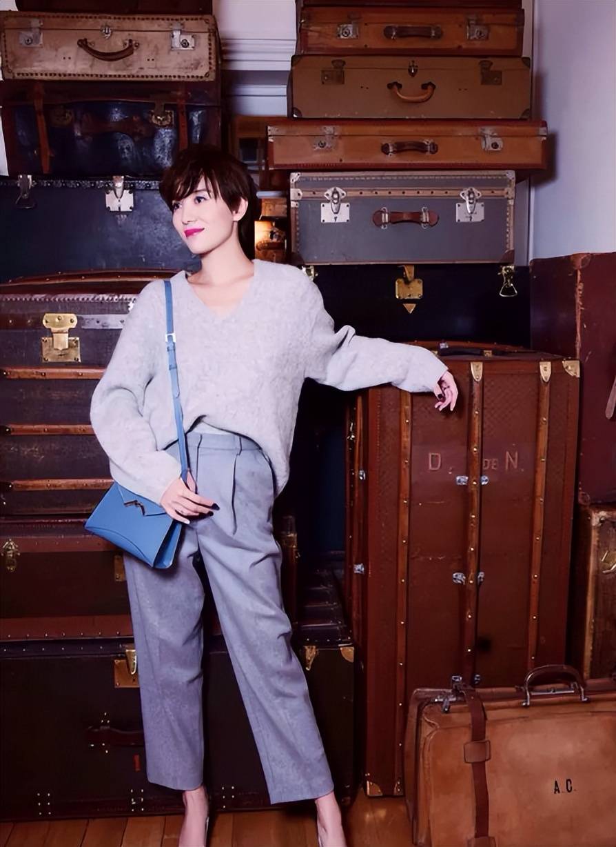 小宋佳:因事业放弃陈龙,因婚姻放弃张黎,现在与黄少峰长相厮守_表演