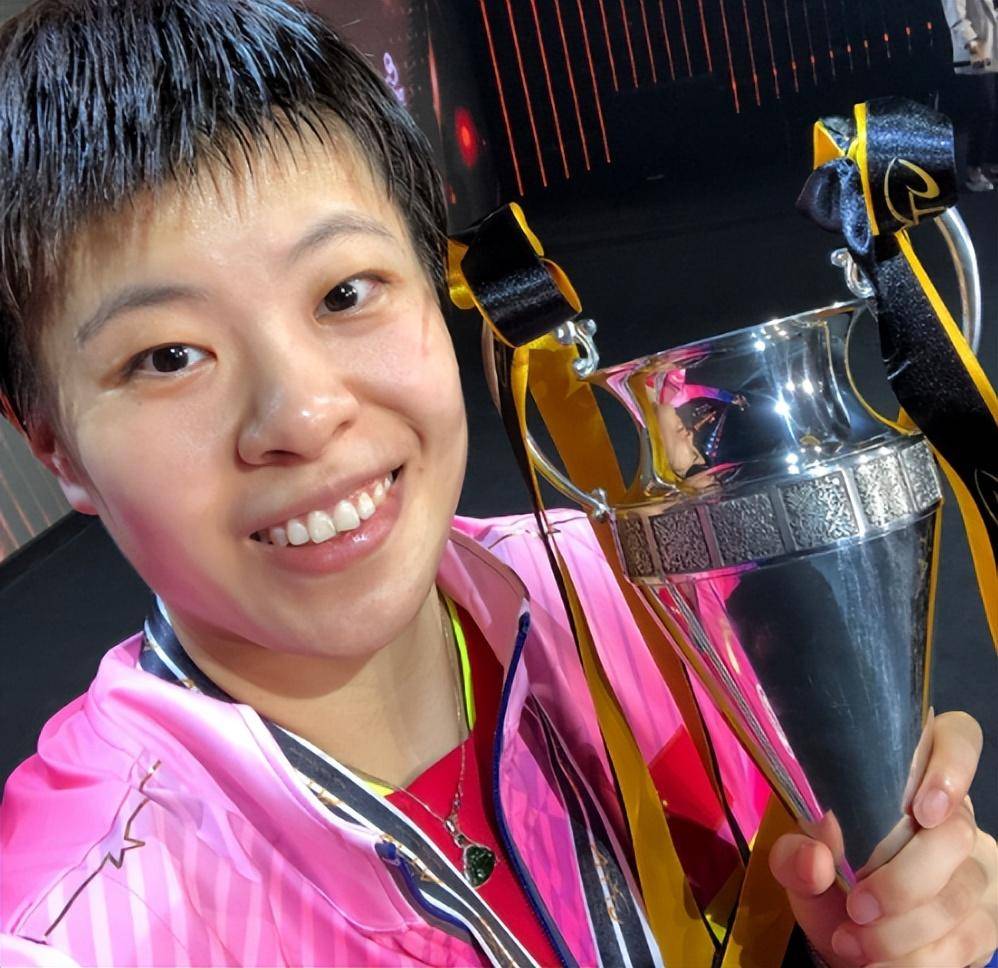 今年的她已经26岁,相比于孙颖莎在年龄上的确不占优势,可是对于每一个