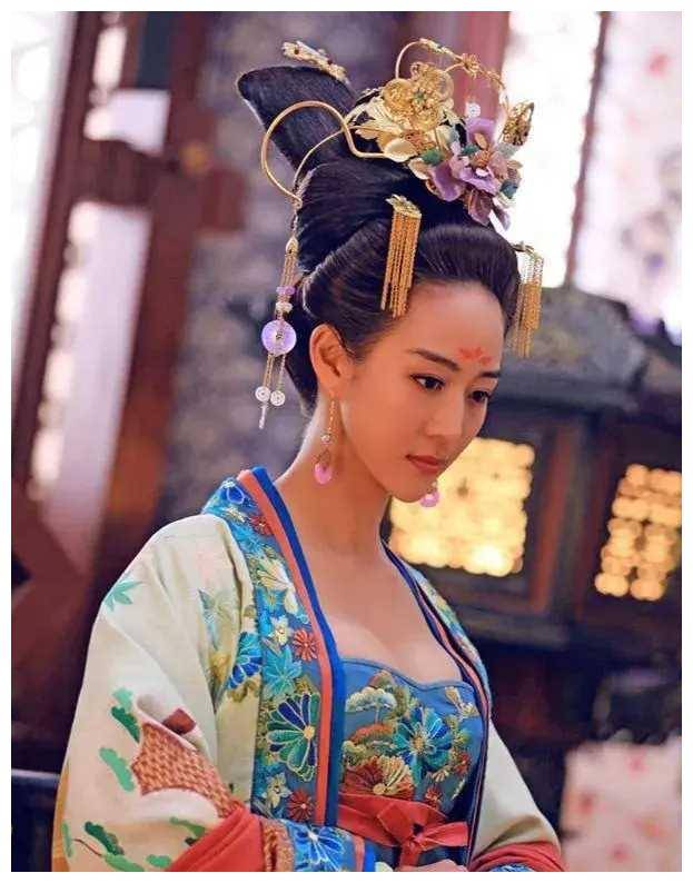 《武媚娘传奇》演员的服化道:揭示古装剧的敷衍现状!