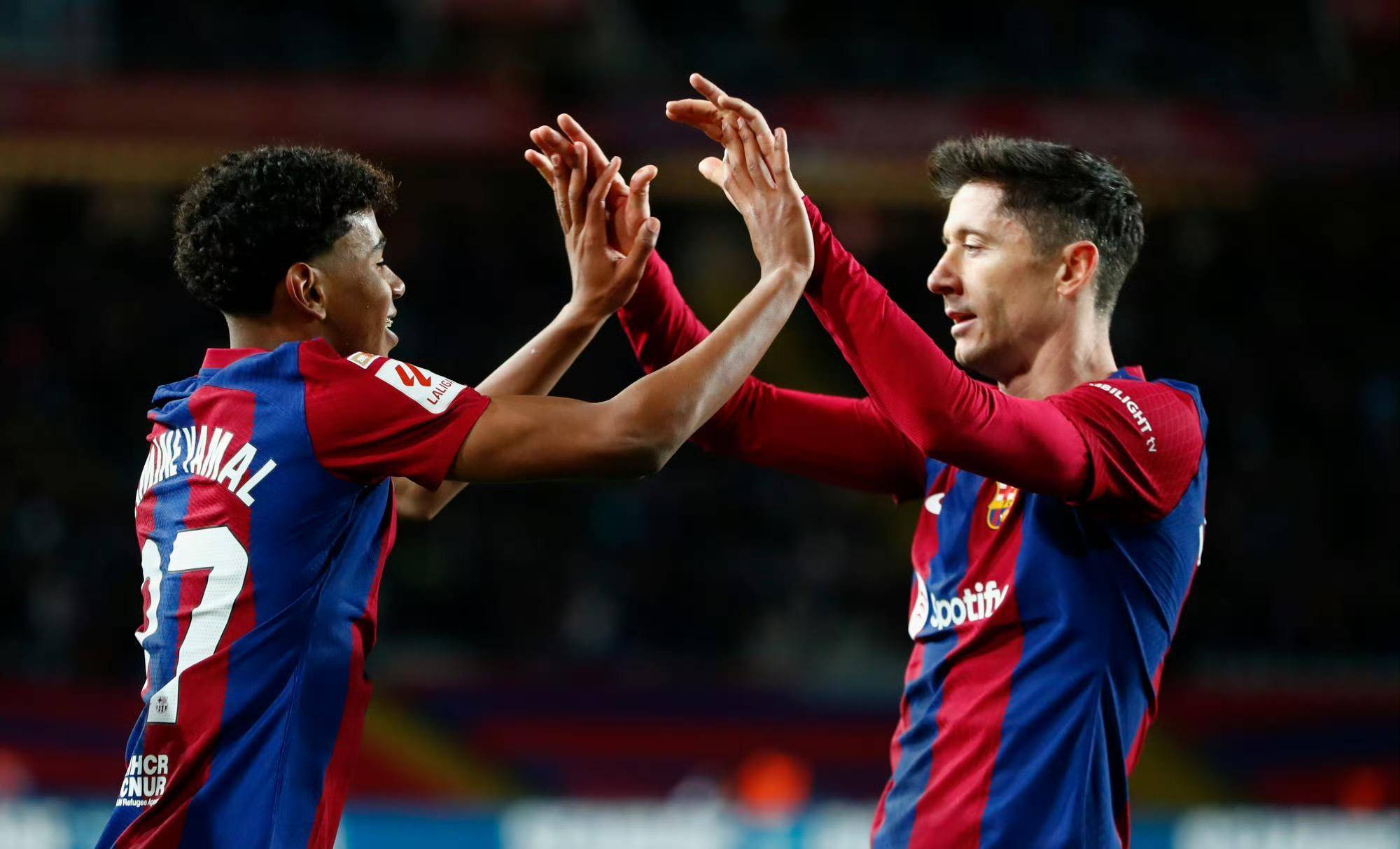 巴萨遭保级队羞辱,16岁天才双响难救主,哈维真得下课_亚马尔_格拉纳达