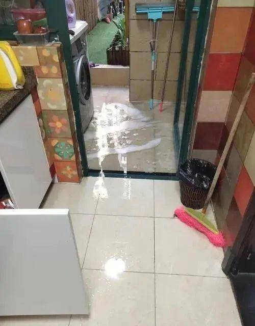 架空层的主要作用就用来通风,排水,通常都是把地面的一层设计成架空层