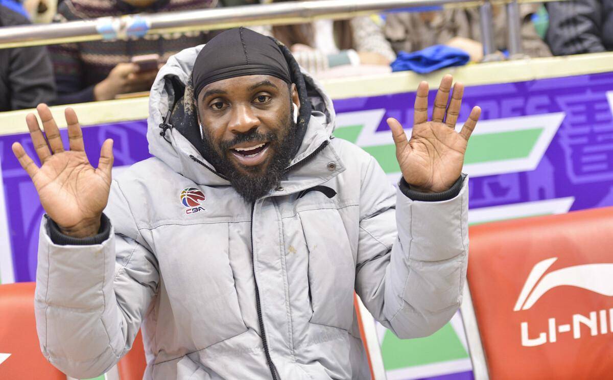 cba的两名超级外援提前与其他联赛签约. 被