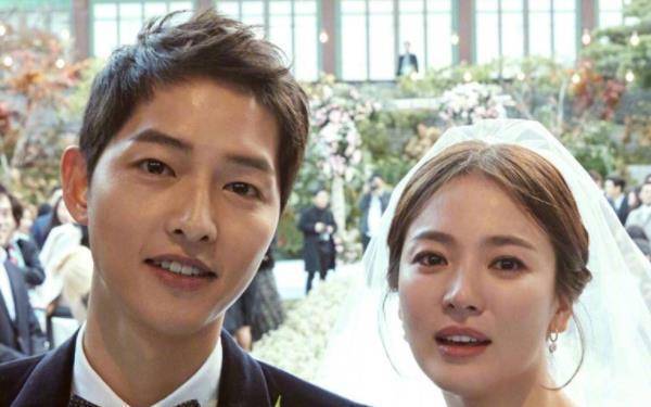 双宋分手两年后,宋慧乔首次公开新欢合照,再见了