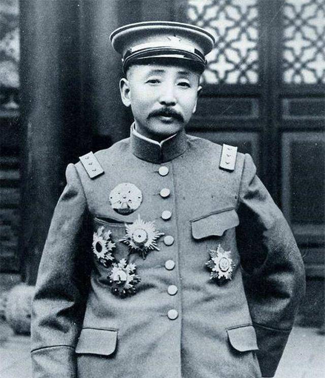 2007年,一台湾商人来到沈阳大帅府,对售票员说:我就不