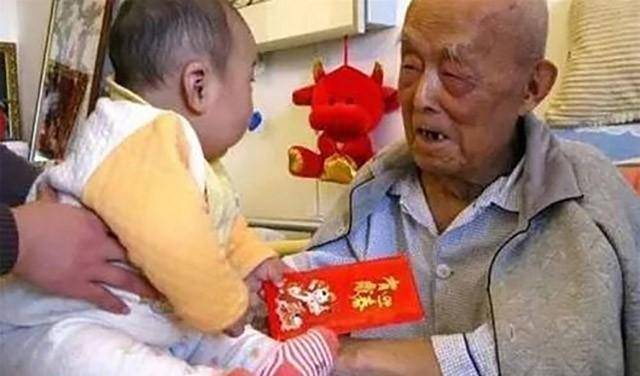 季承和季羡林的父子之情因为种种原因,直到人生暮年才得以释放.