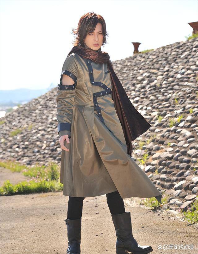 兽电战队强龙者十周年:演员形象变化对比 俩队员跑到