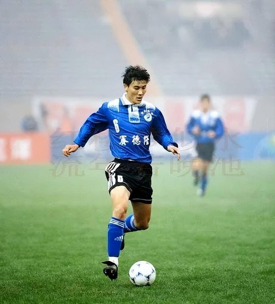 大连足球史上的今天:1999年亚洲俱乐部杯大连万达1-1浦项制铁,第一名