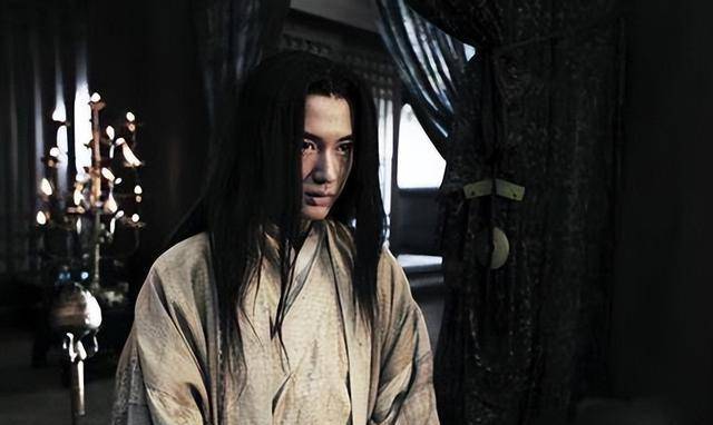 公元前210年,公子扶苏接到秦始皇的旨意后,为何不反抗