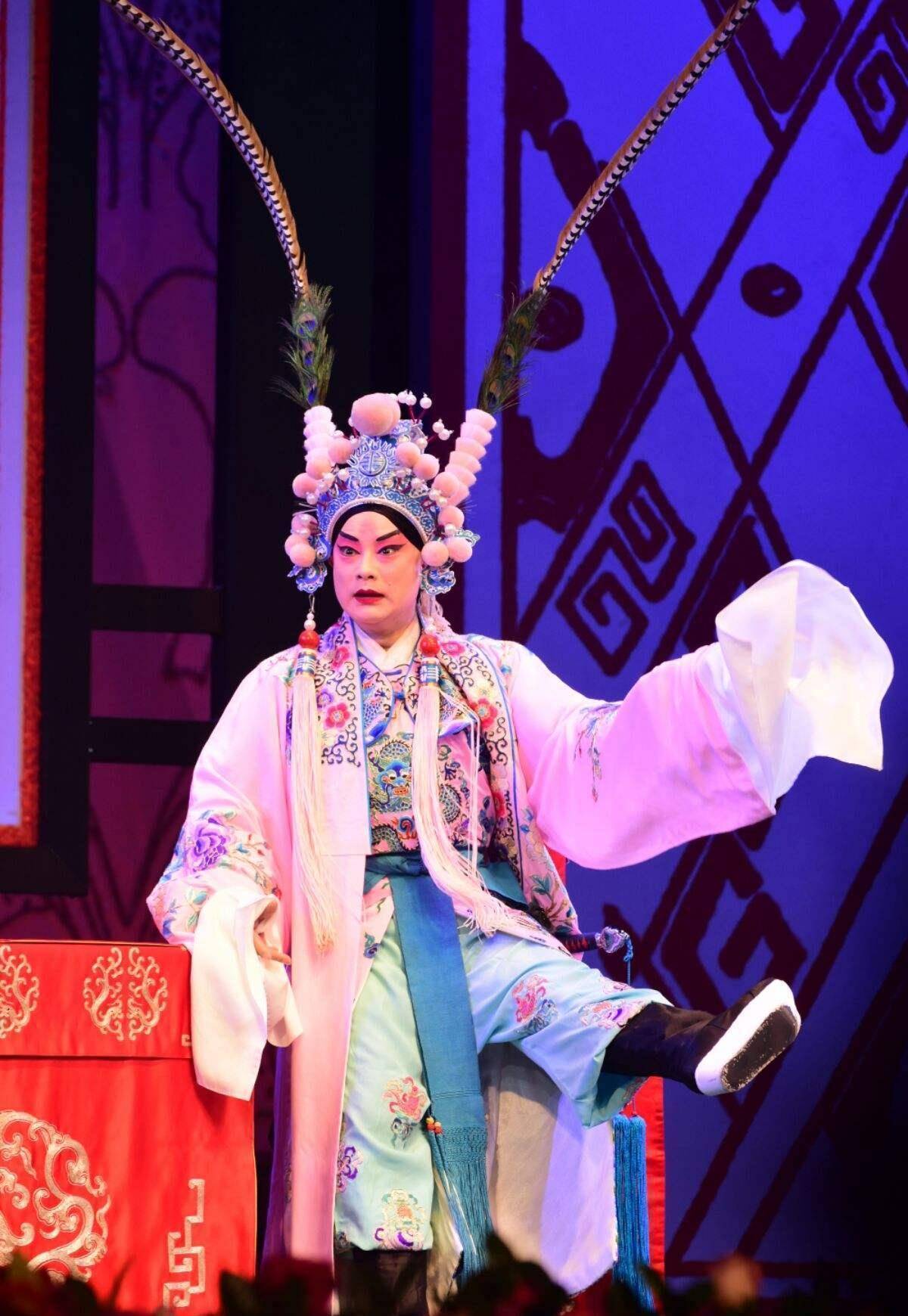 当今京剧小生第一人李宏图,曾揭露京剧现状,也曾称赞