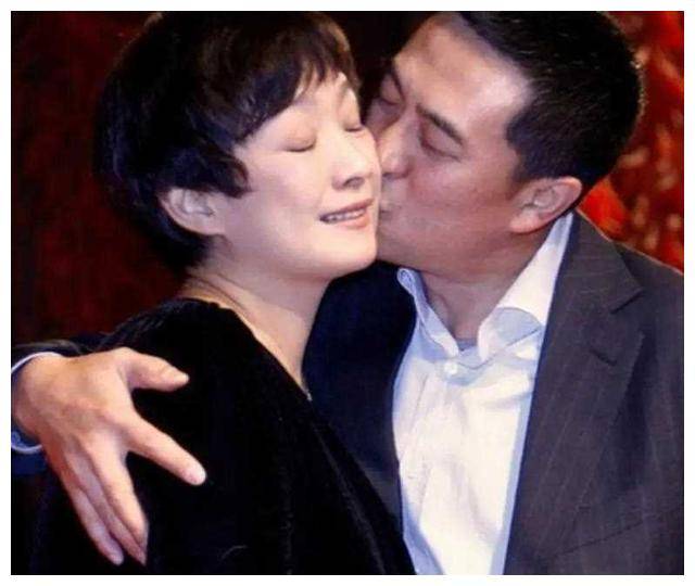 王海燕嫁给张嘉译,24亿财富压轴登场!,还不曾想到这个结果