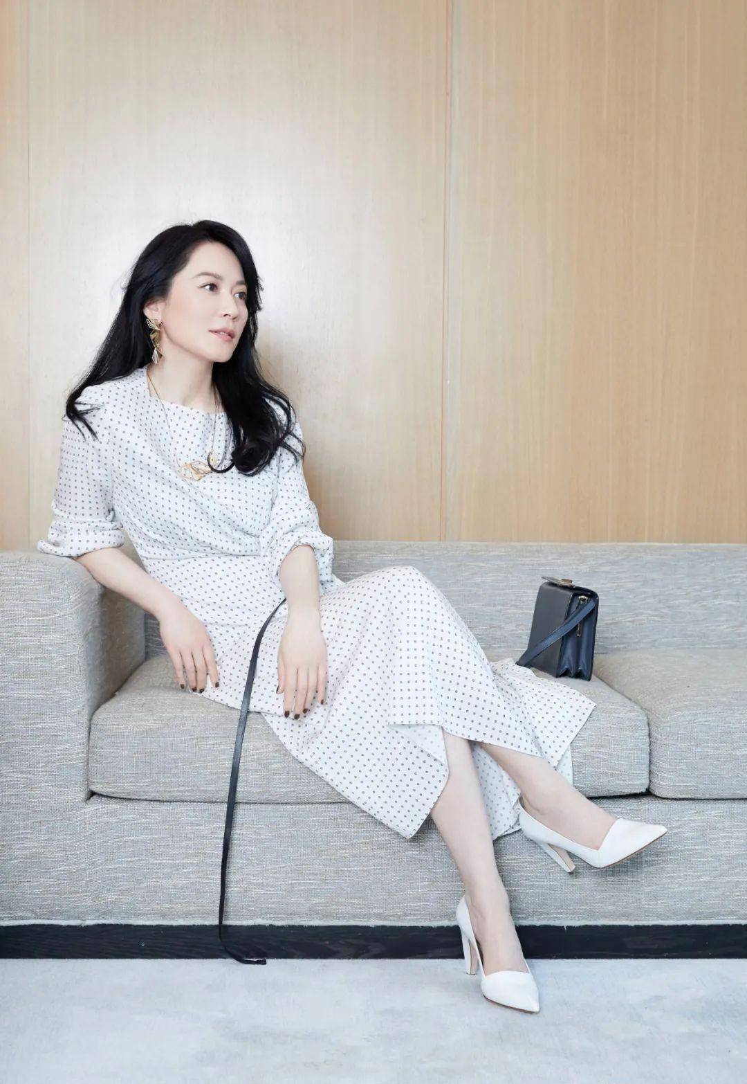 "不老女神"俞飞鸿,51岁的她如何用优雅躲过岁月?