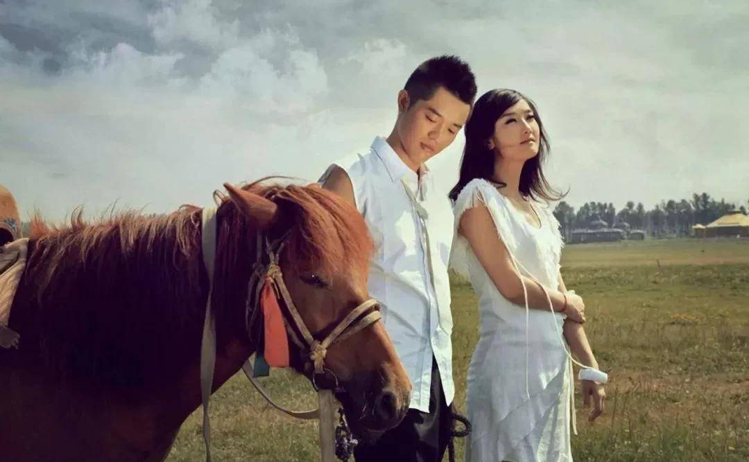 凤凰传奇,23年没有解散的组合,合作诀窍:钱对半分_曾毅_因为_舞台