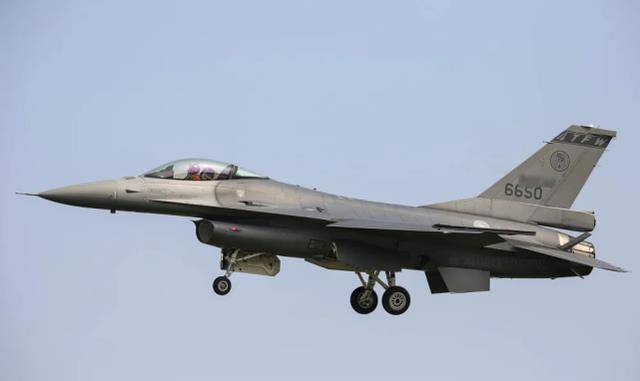 f15既然买不了,我国就将目光转向了f16,作为世界上最成功的单发轻型