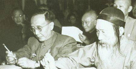 郭沫若在文章中提到这两个字,宋美龄看后大怒,说作呕