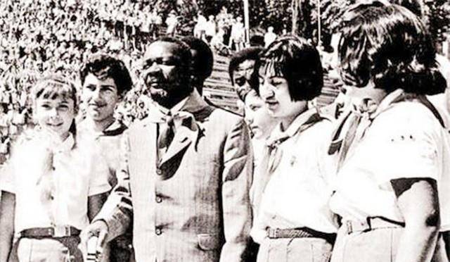 恶魔皇帝博卡萨:残暴无度食人肉,娶中国18岁姑娘,下场如何_中非_法国