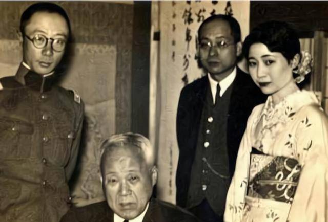 随着嵯峨浩顺利诞下女孩,溥仪的傀儡危机也并没有因此解除,但日本