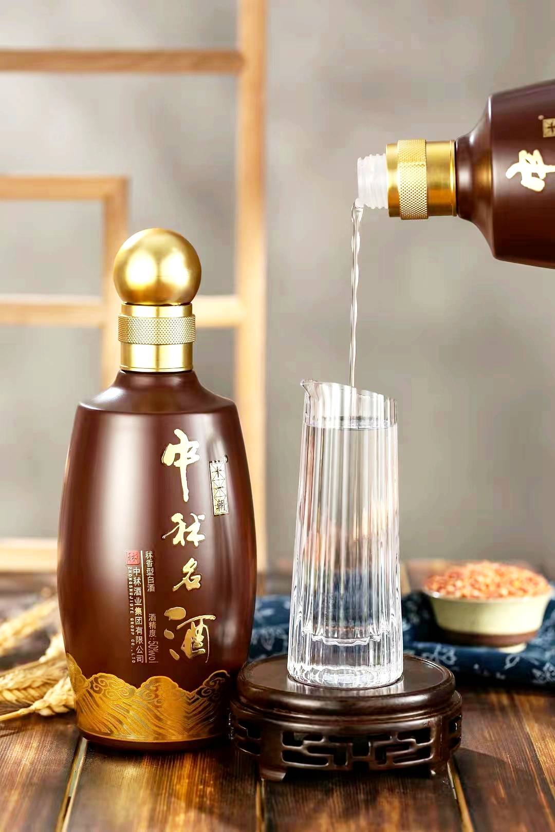 行宋礼,祭祖祈福,龙年春节向父母双亲以汉礼敬中秫老酒,亲朋好友身穿