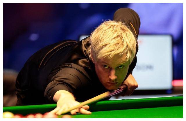 这样一来,马克·威廉姆斯和尼尔·罗伯逊都未