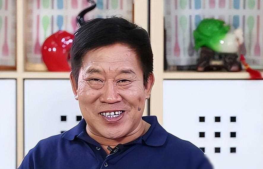 67岁"老艺术家"杜旭东,直播选妃,被网友怒喷:为老不尊!